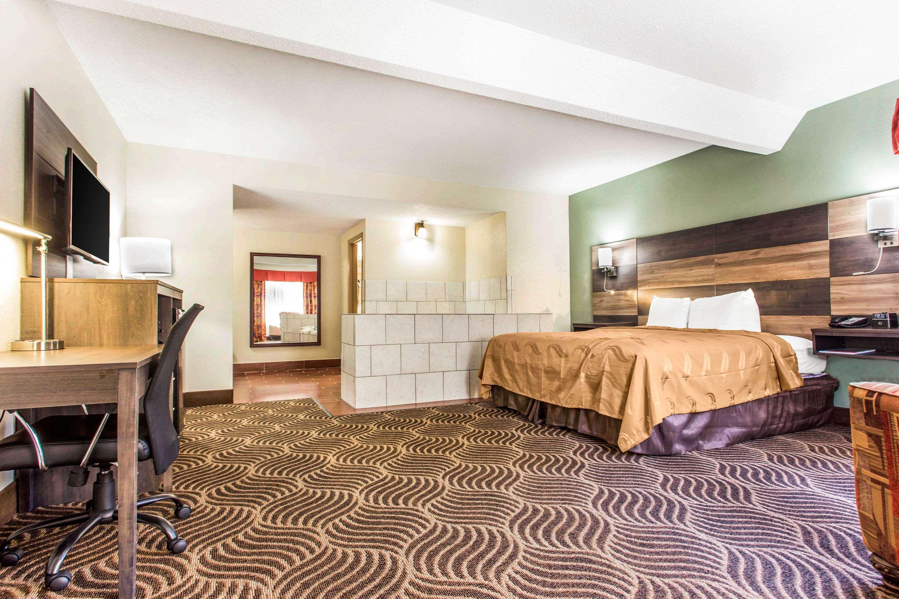 בלק מאונטיין Quality Inn מראה חיצוני תמונה